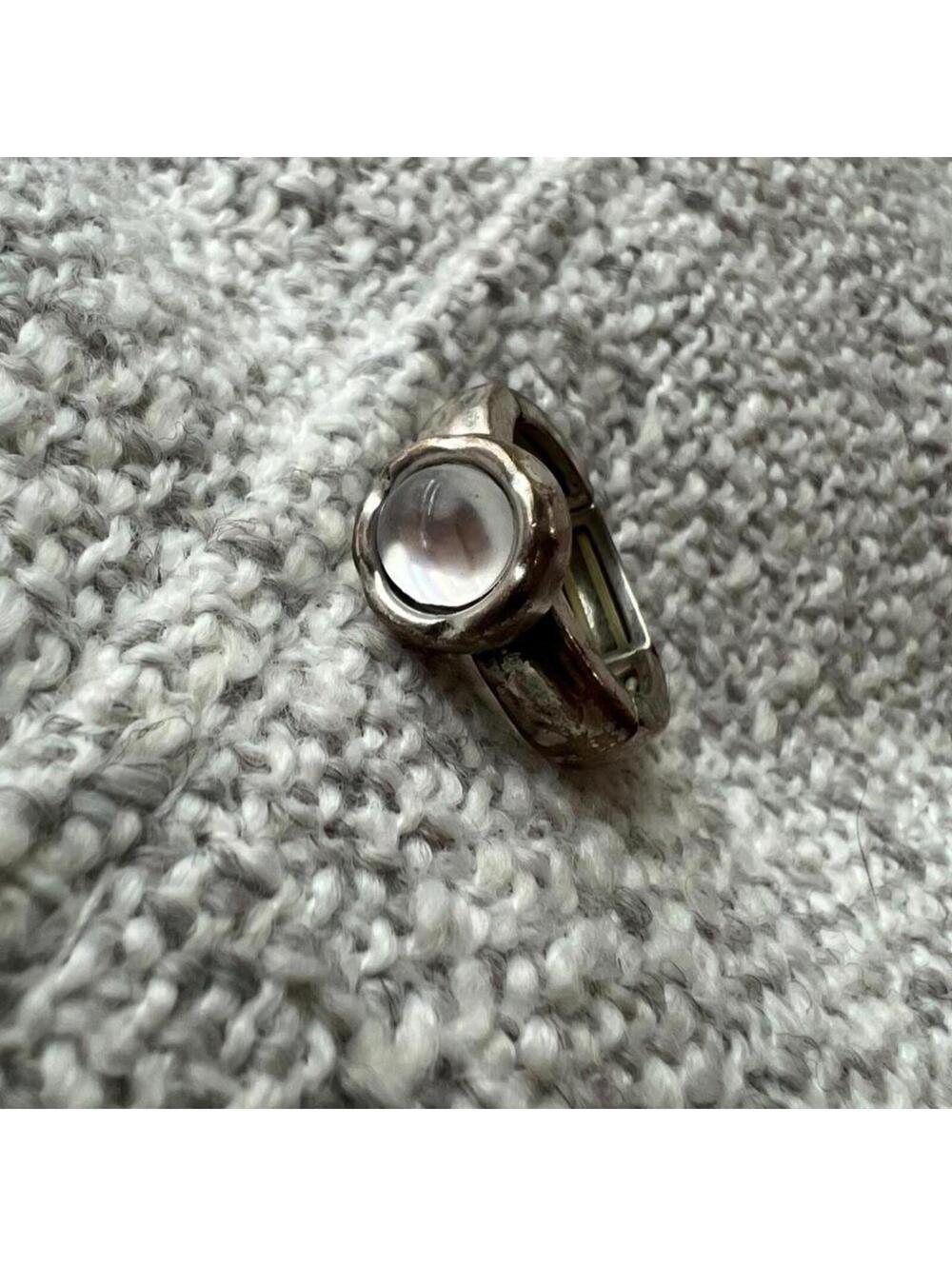 Vintage-Style Translucent Moonstone Stretch Ring